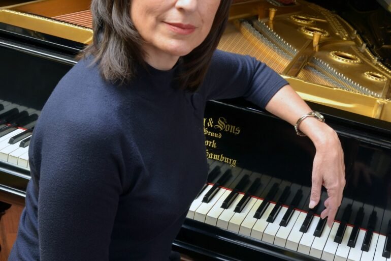 Ana Lara