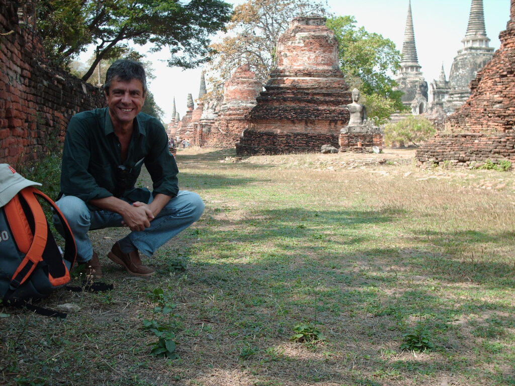 Stefano Scodanibbio en Ayutthaya. Foto de Maresa Scodanibbio